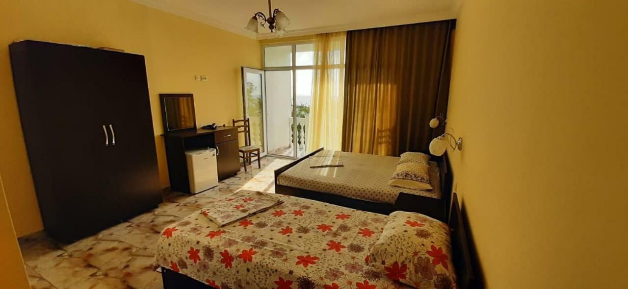 Badu Guest House ควาเรียที ภายนอก รูปภาพ
